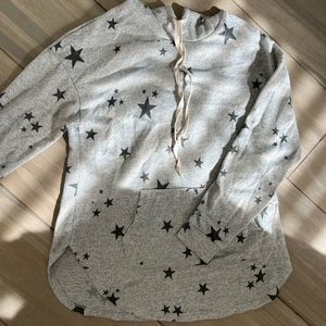 Star pullover sweater with hood